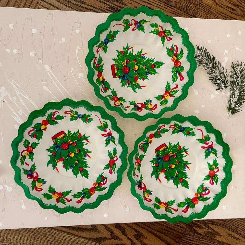 Christmas Vintage Plates Plastic set of 6 - Picture 12 of 13